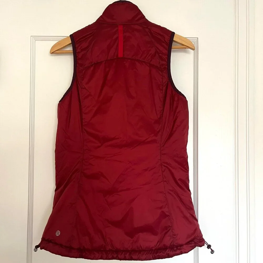 Lululemon Layer Up Reversible Insulated Vest in Bordeaux and Red | Size 4 - Picture 11 of 16